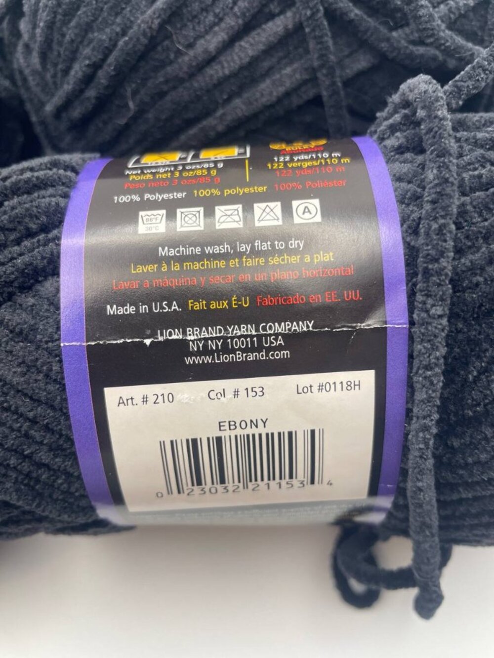 NWT Lion Brand Suede Bulky Weight Yarn in Ebony - Soft, Cozy & Craftcore Ready - Picture 3 of 3